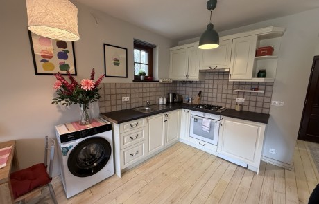 Cozy Apartment with a Fireplace and Private Terrace in Bansko